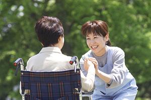 福岡の在宅見守り対策完全ガイド2025|安心・安全な見守りサービスの選び方